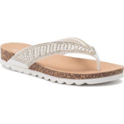 Japonki BASSANO - WLLS19-42 White. Białe klapki damskie Bassano, z aplikacjami, ze skóry ekologicznej, bez obcasa. Za 49,99 zł.