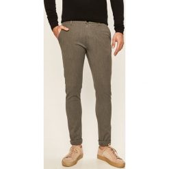 Tailored & Originals - Spodnie. Szare spodnie męskie Tailored & Originals, bez wzorów, z elastanu. W wyprzedaży za 219,90 zł.