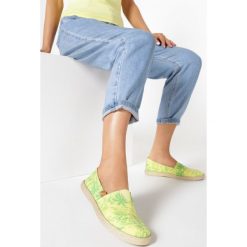 Żółte Espadryle Summer Breeze. Żółte espadryle damskie Born2be, bez wzorów, bez obcasa. W wyprzedaży za 39,99 zł.