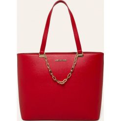 Love Moschino - Torebka. Czerwone torby damskie na zakupy z materiału, duże. W wyprzedaży za 399,90 zł.