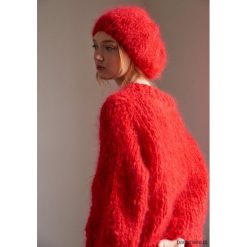 Mohair Beret - duży beret z miękkiego moheru. Brązowe czapki damskie Pakamera, bez wzorów, z moheru. Za 259,00 zł.