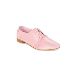 Derby Betty London GEZA. Różowe półbuty damskie Betty London, bez wzorów, bez obcasa, bez zapięcia. W wyprzedaży za 144,50 zł.