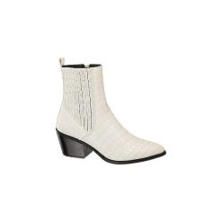 Białe botki damskie Vero Moda typu kowbojki. Białe botki damskie ze skóry, bez obcasa, na zamek. Za 239,90 zł.