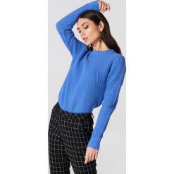 Swetry klasyczne damskie: mbyM Sweter Butterfly Capital – Blue
