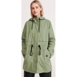 Parka z kapturem - Zielony. Zielone parki damskie Reserved, bez wzorów, z kapturem. Za 179,99 zł.