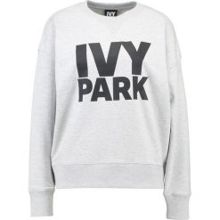 Bluzy damskie: Ivy Park LOGO Bluza light grey marl/black
