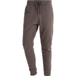 Spodnie dresowe męskie: AllSaints RAVEN PANT Spodnie treningowe olive green