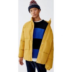 Sweter w szerokie paski. Niebieskie swetry męskie Pull&Bear, m, w paski, bez kołnierzyka, bez kaptura. Za 99,90 zł.