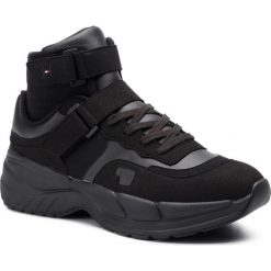 Sneakersy TOMMY HILFIGER - LEWIS HAMILTON Varsity Chunky Mid Sneaker FM0FM02521 Jet Black BAS. Czarne sneakersy męskie TOMMY HILFIGER, bez zapięcia. W wyprzedaży za 339,00 zł.