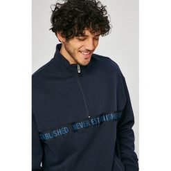Review - Bluza. Czarne bluzy męskie rozpinane Review, m, z bawełny, z krótkim rękawem, krótkie, bez kaptura. W wyprzedaży za 89,90 zł.