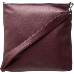Skórzana torebka "Cary 13" w kolorze bordowym - 33 x 34 x 14 cm. Czerwone torebki klasyczne damskie marki BREE, w paski, z materiału. W wyprzedaży za 432,95 zł.