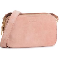 Torebka COCCINELLE - ES6 Alpha Suede E1 ES6 15 02 01 New Oivoine P13. Różowe listonoszki damskie Coccinelle, bez wzorów, ze skóry, bez dodatków. W wyprzedaży za 729,00 zł.