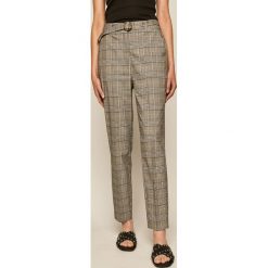 Medicine - Spodnie Boho Breeze. Białe spodnie damskie MEDICINE, s, w paski, z elastanu, boho, z podwyższonym stanem. Za 139,90 zł.