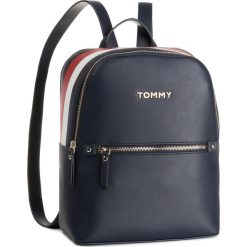 Plecak TOMMY HILFIGER - Th Corporate Backpack AW0AW06822 413. Niebieskie plecaki damskie TOMMY HILFIGER, bez wzorów, ze skóry ekologicznej, klasyczne. Za 649,00 zł.