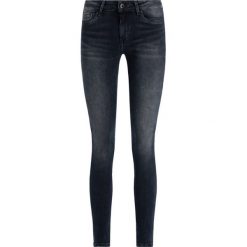 Jeansy Slim Fit Pepe Jeans Pixie PL200025. Niebieskie jeansy damskie Pepe Jeans. W wyprzedaży za 279,00 zł.