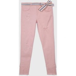 Blukids - Spodnie dziecięce 140-170 cm. Różowe spodnie dziewczęce Blukids, m, bez wzorów, z elastanu, casualowe. W wyprzedaży za 89,90 zł.