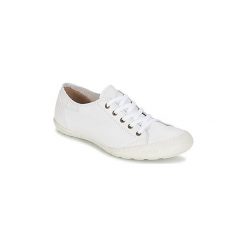 Buty PLDM by Palladium GAME VIT. Białe trampki i tenisówki damskie PLDM by Palladium, bez wzorów, bez zapięcia. Za 319,20 zł.