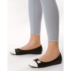 Czarne Baleriny Resence Of Mind. Czarne baleriny damskie Multu, bez wzorów, bez obcasa. Za 29,99 zł.