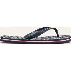 Pepe Jeans - Japonki Swimming All Over. Czarne kapcie męskie Pepe Jeans, z jeansu. Za 89,90 zł.