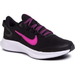 Buty NIKE - Runallday 2 CD0224-005 Black/Fire Pink. Czarne buty sportowe damskie Nike, bez wzorów, ze skóry ekologicznej, sportowe, do biegania. Za 279,00 zł.