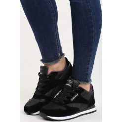 Czarne Buty Sportowe Goodhearted. Brązowe buty sportowe damskie marki Born2be, z materiału, na obcasie. Za 89,99 zł.