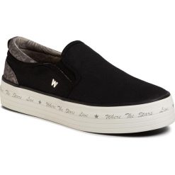 Tenisówki WRANGLER - Java Slip On WL01646A Black 062. Czarne półbuty damskie Wrangler, na co dzień, bez wzorów, z gumy, bez obcasa, bez zapięcia. W wyprzedaży za 169,00 zł.