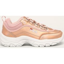 Fila - Buty Strada M low. Czerwone buty sportowe damskie Fila, z materiału, sportowe. W wyprzedaży za 299,90 zł.