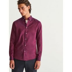 Koszula z bawełny oxford slim fit - Bordowy. Czerwone koszule męskie marki Reserved, s, z bawełny. Za 99,99 zł.