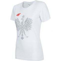 Koszulka kibica damska TSDF992 - biały. Białe koszulki damskie 4f, bez wzorów, bez kołnierzyka, bez rękawów. W wyprzedaży za 99,99 zł.