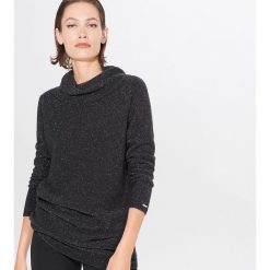 Tunikowy sweter z domieszką wełny - Czarny. Czarne swetry damskie Mohito, s, z wełny. W wyprzedaży za 29,99 zł.