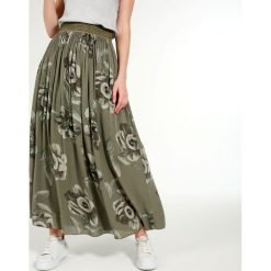 Spódnica - 16-5537F MILI. Zielone spódniczki damskie Unisono, s, z nadrukiem, z wiskozy, eleganckie, krótkie, mini. Za 79,00 zł.