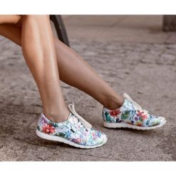 Półbuty - skóra naturalna - model 262 - kolor kwiatek. Półbuty damskie Zapato, ze skóry. W wyprzedaży za 224,25 zł.