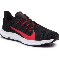 Buty NIKE - Quest 2 CI3787 001 Black/University Red/White. Czarne buty sportowe męskie Nike, z tworzywa sztucznego, bez zapięcia, do biegania. W wyprzedaży za 249,00 zł.