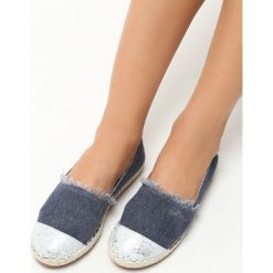 Granatowe Espadryle Mamis. Szare espadryle damskie Born2be, bez wzorów, na niskim obcasie, na płaskiej podeszwie. Za 49,99 zł.