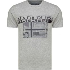 T-shirt NAPAPIJRI SAWY. Szare t-shirty męskie Napapijri, na lato, z nadrukiem, z bawełny, z okrągłym kołnierzem. W wyprzedaży za 144,00 zł.