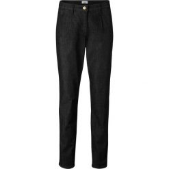 Spodnie chino SLIM FIT, przyjazne dla środowiska, z poliestru z recyklingu bonprix czarny. Czarne spodnie damskie bonprix, s, bez wzorów, z tworzywa sztucznego. Za 109,99 zł.