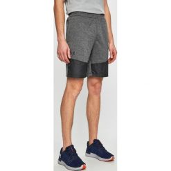 Under Armour - Szorty. Czarne spodenki sportowe męskie marki Under Armour, s, z poliesteru, sportowe. Za 189,90 zł.