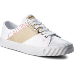 Trampki CALVIN KLEIN JEANS - Deena RE9803 White/Gold. Białe półbuty damskie Calvin Klein Jeans, bez wzorów, z jeansu, na sznurówki. W wyprzedaży za 299,00 zł.
