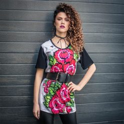 Bluzka Patria. Bluzki damskie Pakamera, z nadrukiem, bez kołnierzyka, z długim rękawem. Za 189,00 zł.