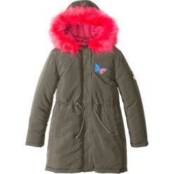 Kurtka parka z kołnierzem z futerkiem bonprix ciemnooliwkowy. Zielone parki damskie marki bonprix, na zimę, bez wzorów, z kapturem. Za 149,99 zł.