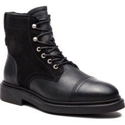 Kozaki MARC O'POLO - 808 25026101 100 Black 990. Czarne glany męskie marki Marc O'Polo, z materiału. W wyprzedaży za 509,00 zł.