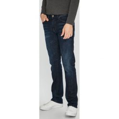 Tommy Jeans - Jeansy Scanton. Niebieskie jeansy męskie marki Tommy Jeans, z elastanu. W wyprzedaży za 299,90 zł.