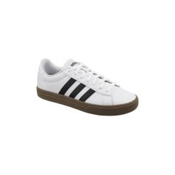 Buty adidas Daily 2.0 F34469. Szare trampki męskie Adidas, bez wzorów, bez zapięcia. Za 199,99 zł.