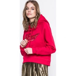 Tommy Hilfiger - Bluza Carrie. Niebieskie bluzy damskie z nadrukiem marki TOMMY HILFIGER, s, z bawełny, z kapturem. W wyprzedaży za 339,90 zł.