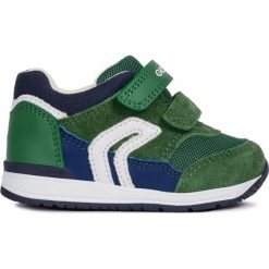 Geox Tenisówki chłopięce Rishon 19 zielony. Zielone buty chłopięce sportowe Geox, z materiału, z paskami. W wyprzedaży za 275,00 zł.