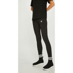 Adidas Originals - Legginsy. Czarne legginsy damskie marki adidas Originals, z elastanu. W wyprzedaży za 119,90 zł.