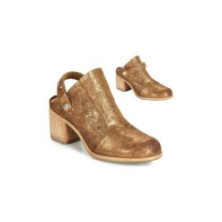 Chodaki Airstep / A.S.98 BALTIMORA SABOT. Żółte klapki damskie Airstep / A.S.98, bez wzorów, bez obcasa. W wyprzedaży za 601,30 zł.