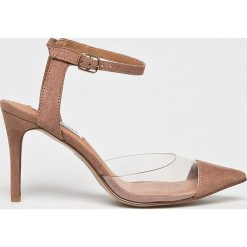 Steve Madden - Szpilki. Sandały damskie Steve Madden, bez wzorów, z materiału, bez obcasa, na obcasie, na klamry. W wyprzedaży za 269,90 zł.