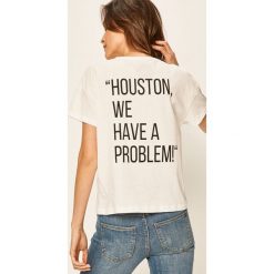 Only - T-shirt. Białe bluzki damskie ONLY, s, z nadrukiem, z bawełny, casualowe, z okrągłym kołnierzem. Za 59,90 zł.