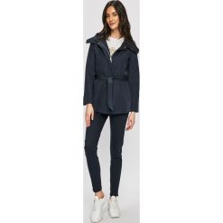 Tommy Hilfiger - Jeansy Como. Niebieskie jeansy damskie TOMMY HILFIGER. W wyprzedaży za 299,90 zł.
